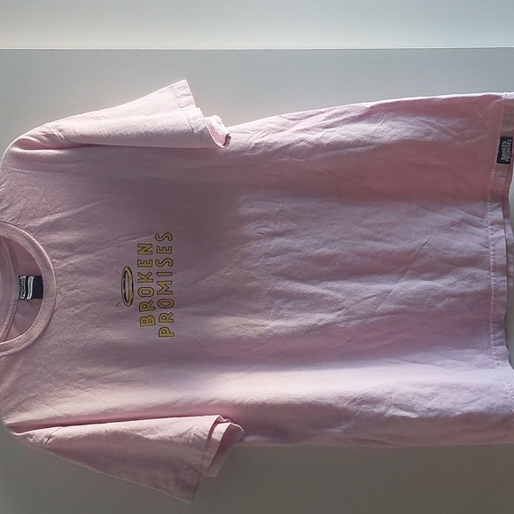 Broken Promises playing with fire 🔥 Pink Crewneck Graphic T- Shirt Large - Picture 5 of 5